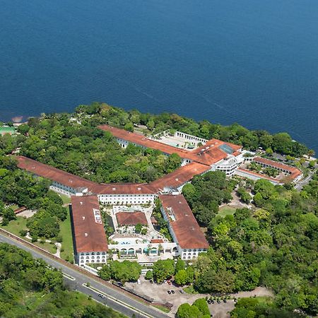 Hotel Tropical Манаус Екстериор снимка Aerial view of the resort