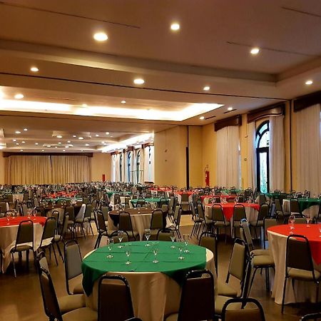 Hotel Tropical Манаус Екстериор снимка The ballroom