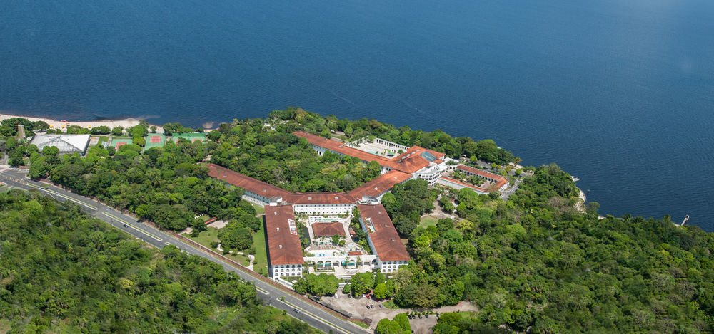 Hotel Tropical Манаус Екстериор снимка Aerial view of the resort