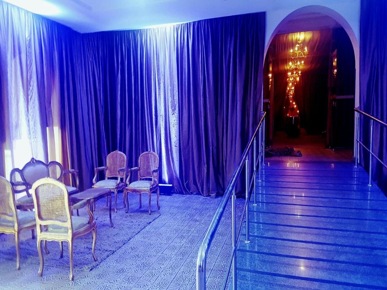 Hotel Tropical Манаус Екстериор снимка The interior of the National Theatre