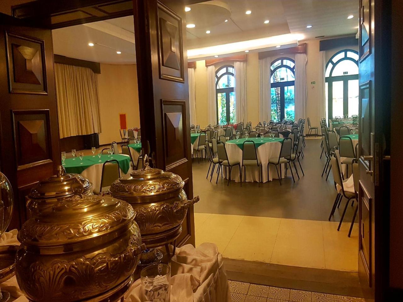 Hotel Tropical Манаус Екстериор снимка The interior of the restaurant