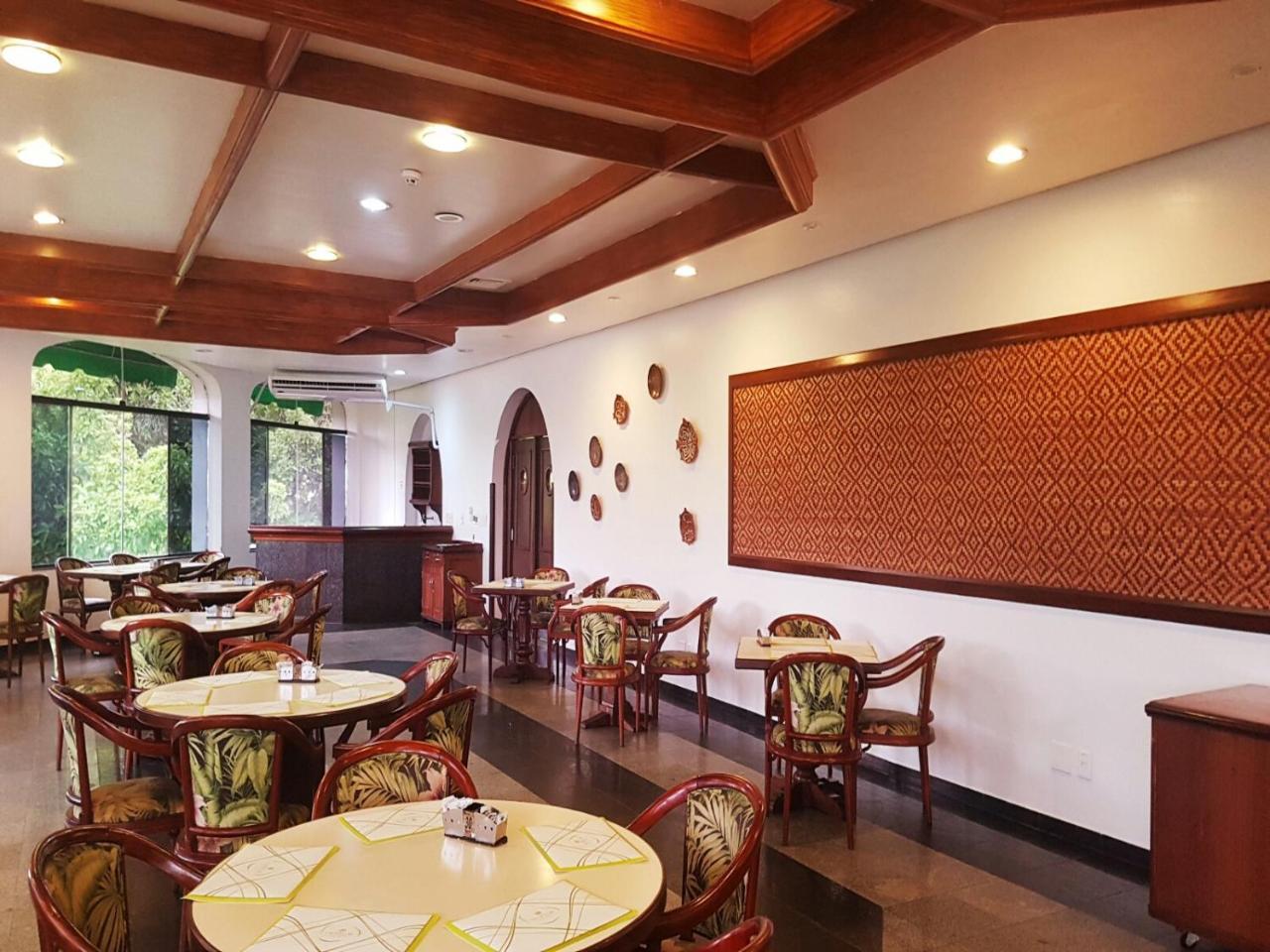 Hotel Tropical Манаус Екстериор снимка The interior of the restaurant