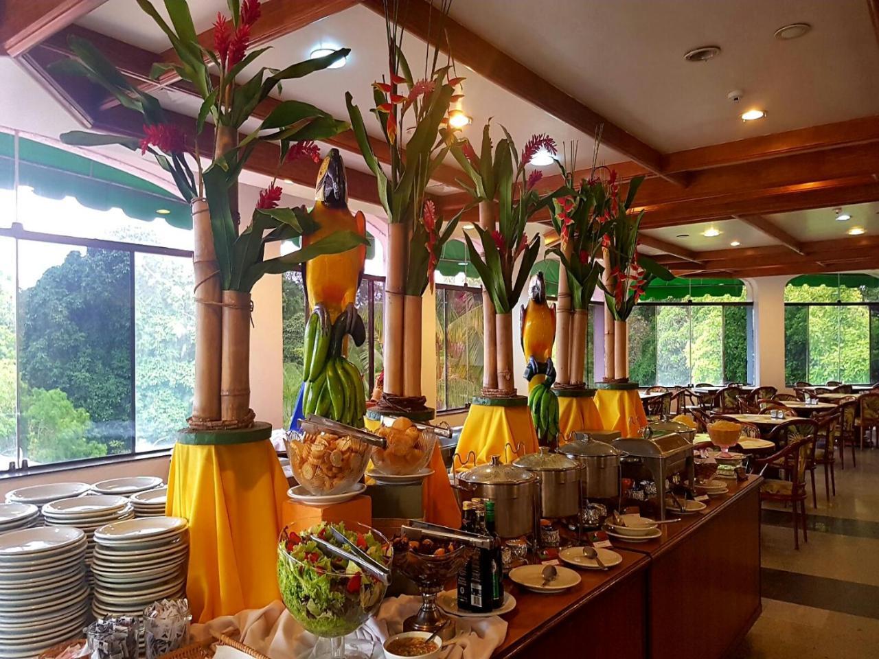 Hotel Tropical Манаус Екстериор снимка The interior of the restaurant
